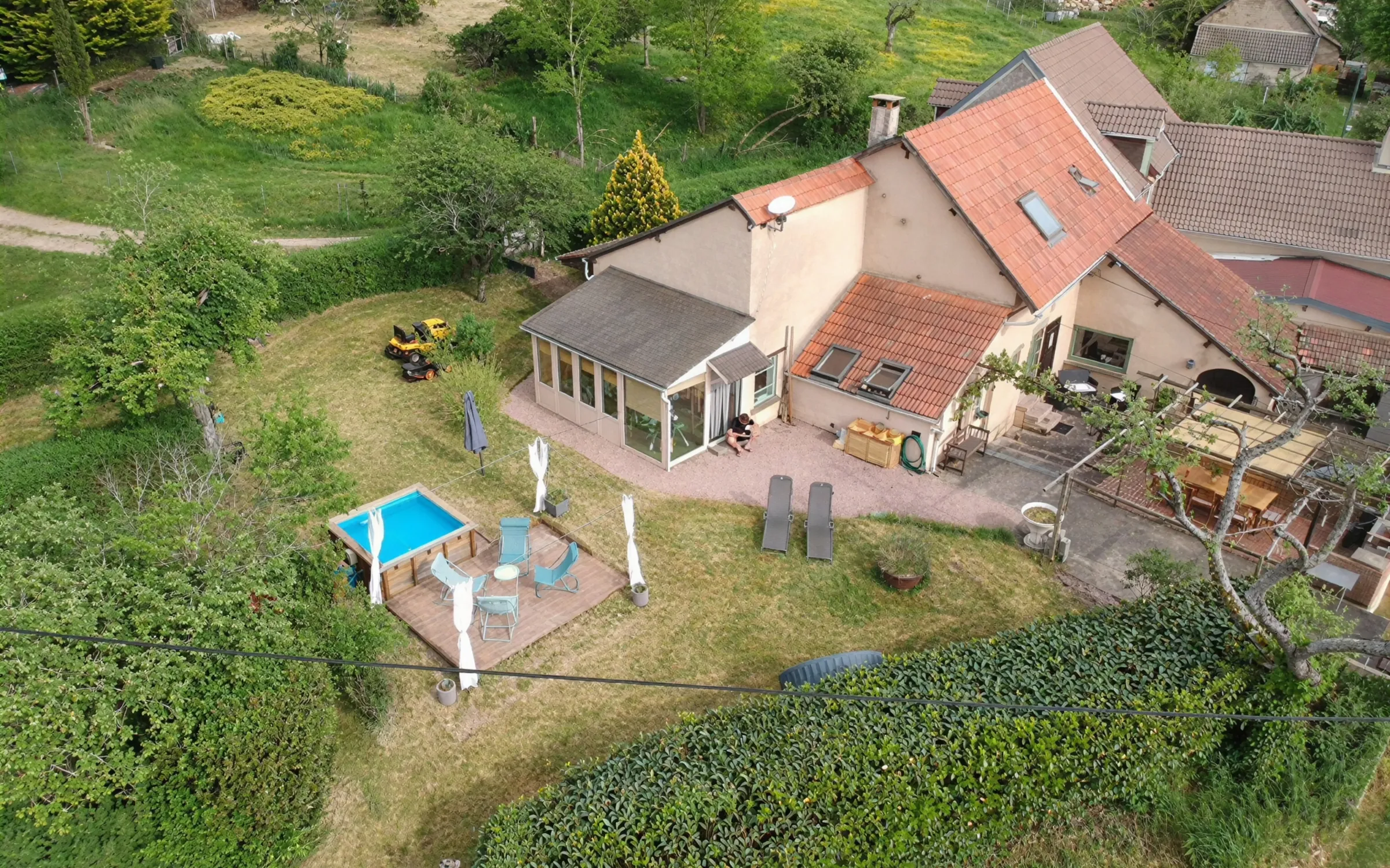 Carter Maison from above, with its garden, sun deck and plunge pool