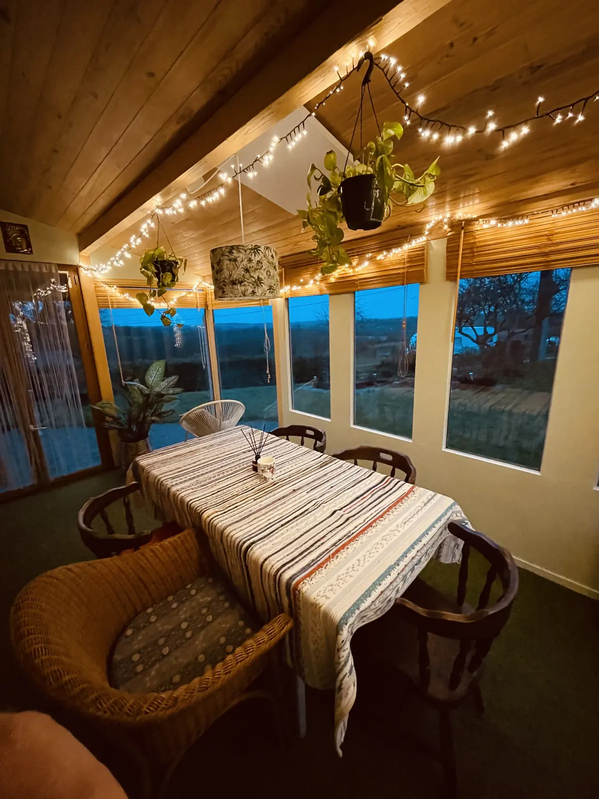 La serre, the conservatory and second dining area